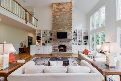 1344 Academy Ln, Wheaton, IL 60189 photo 5