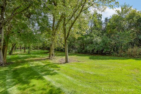 1344 Academy Ln, Wheaton, IL 60189 photo 18