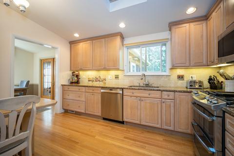 2939 Covert Rd, Glenview, IL 60025 photo 3