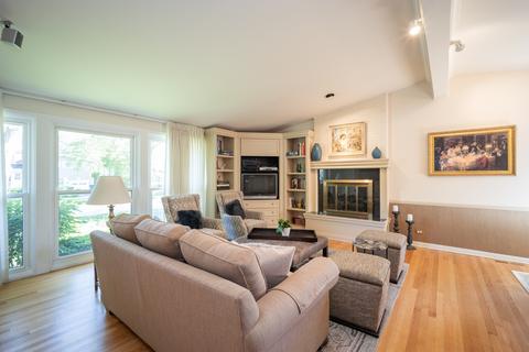 2939 Covert Rd, Glenview, IL 60025 photo 4