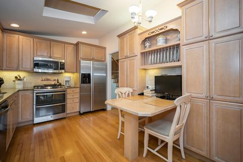2939 Covert Rd, Glenview, IL 60025 photo 2