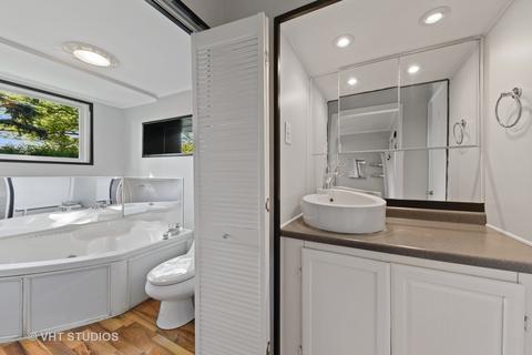 1900 Koehler Dr, Des Plaines, IL 60018 photo 9