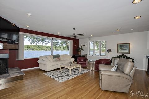 812 S Riverside Dr, Mchenry, IL 60050 photo 4