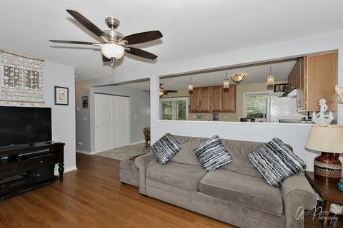 310 N Kent Rd, Mchenry, IL 60051 photo 2