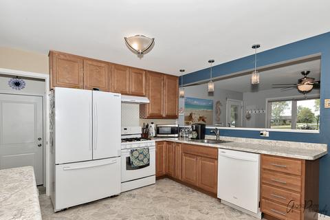 310 N Kent Rd, Mchenry, IL 60051 photo 7