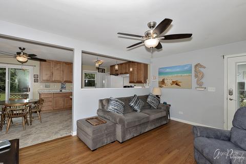 310 N Kent Rd, Mchenry, IL 60051 photo 3