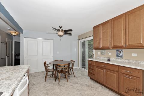 310 N Kent Rd, Mchenry, IL 60051 photo 8