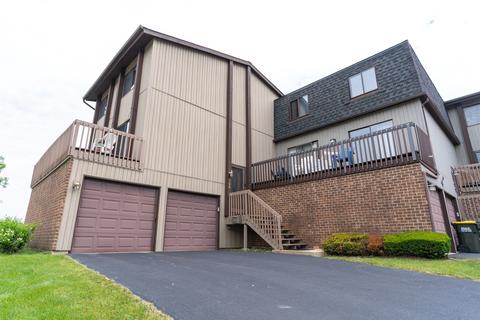 768 Golfview Dr, Roselle, IL 60172 photo 1