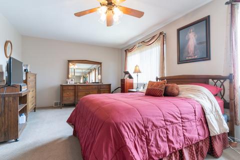 768 Golfview Dr, Roselle, IL 60172 photo 10