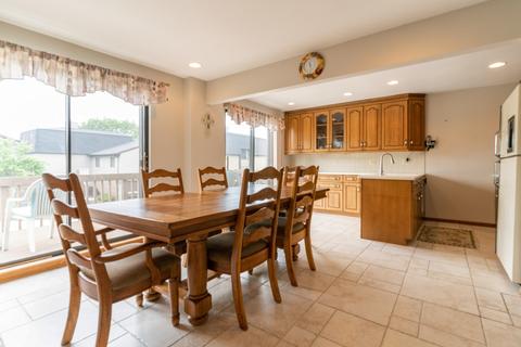 768 Golfview Dr, Roselle, IL 60172 photo 4
