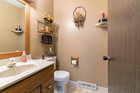 768 Golfview Dr, Roselle, IL 60172 photo 9