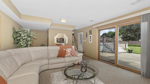 1916 E Pawnee Ln, Mount Prospect, IL 60056 photo 7