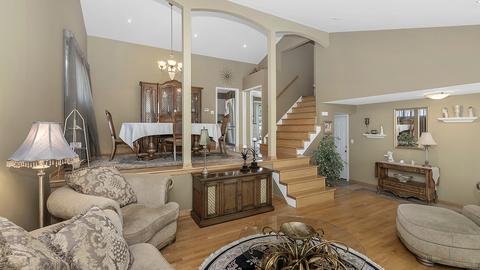1916 E Pawnee Ln, Mount Prospect, IL 60056 photo 3