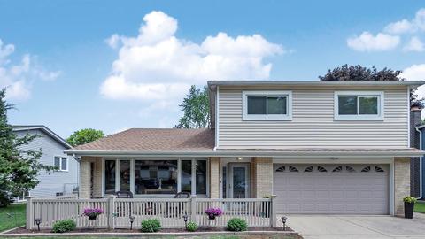 1916 E Pawnee Ln, Mount Prospect, IL 60056 photo 1