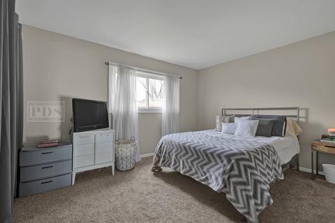 835 Richard St #E, Aurora, IL 60506 photo 13