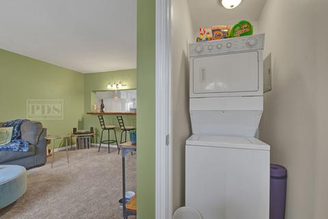 835 Richard St #E, Aurora, IL 60506 photo 19