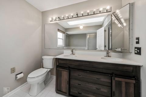 581 Stuart Dr, Carol Stream, IL 60188 photo 11
