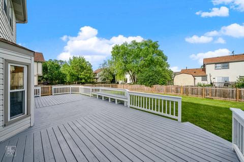 581 Stuart Dr, Carol Stream, IL 60188 photo 14
