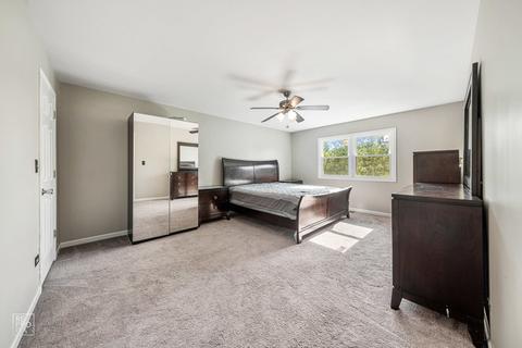 581 Stuart Dr, Carol Stream, IL 60188 photo 8