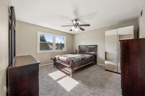 581 Stuart Dr, Carol Stream, IL 60188 photo 10
