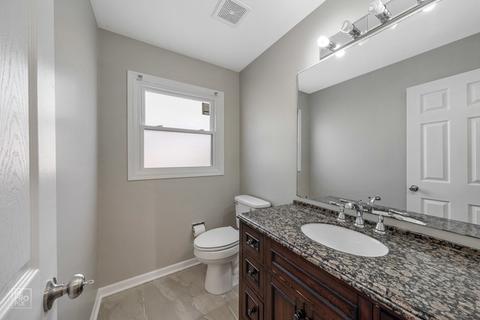 581 Stuart Dr, Carol Stream, IL 60188 photo 6