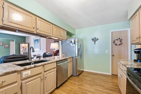 893 Brewster Ln, Bartlett, IL 60103 photo 10