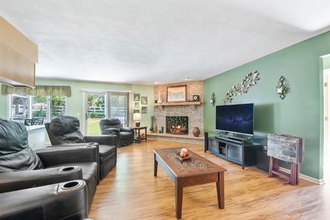 893 Brewster Ln, Bartlett, IL 60103 photo 6
