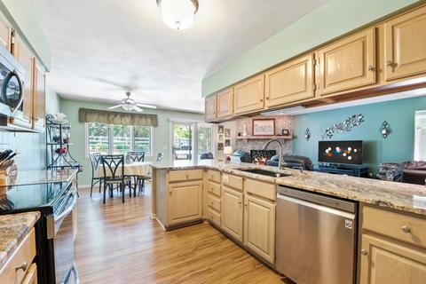 893 Brewster Ln, Bartlett, IL 60103 photo 9