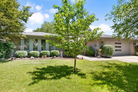 893 Brewster Ln, Bartlett, IL 60103 photo 1