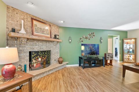 893 Brewster Ln, Bartlett, IL 60103 photo 5