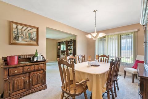 893 Brewster Ln, Bartlett, IL 60103 photo 11