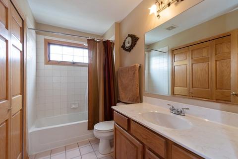 5375 Fox Path Ln, Hoffman Estates, IL 60192 photo 19