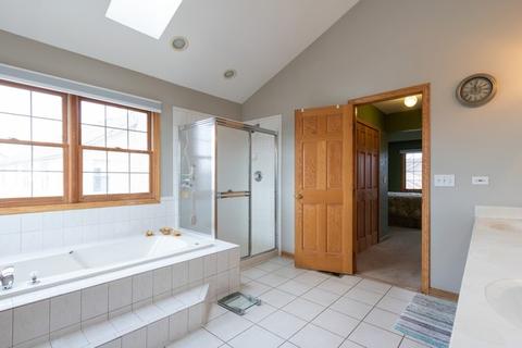 5375 Fox Path Ln, Hoffman Estates, IL 60192 photo 17