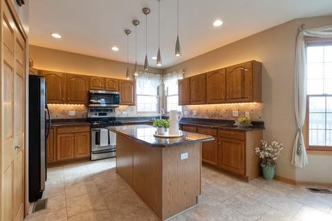 5375 Fox Path Ln, Hoffman Estates, IL 60192 photo 4