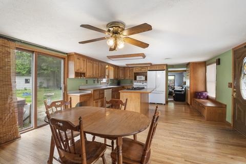 306 E Main St, Gardner, IL 60424 photo 11