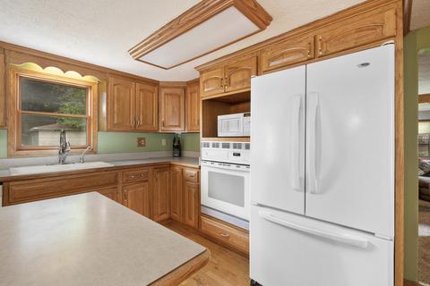 306 E Main St, Gardner, IL 60424 photo 9