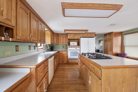 306 E Main St, Gardner, IL 60424 photo 8