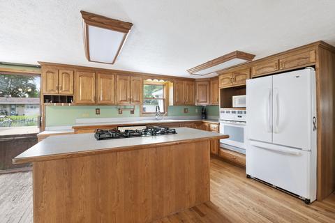 306 E Main St, Gardner, IL 60424 photo 6