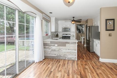 1464 Newcastle Ln, Bartlett, IL 60103 photo 11