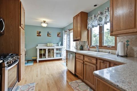 65 Brook Ln, Lindenhurst, IL 60046 photo 10