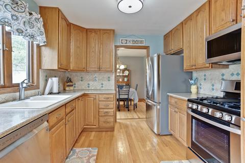 65 Brook Ln, Lindenhurst, IL 60046 photo 9