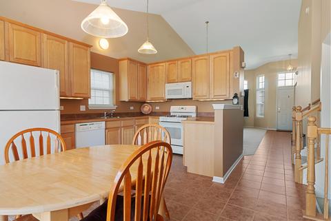 7310 Kenicott Ln, Plainfield, IL 60586 photo 4