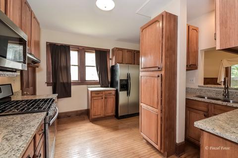 45 Center St, Algonquin, IL 60102 photo 5