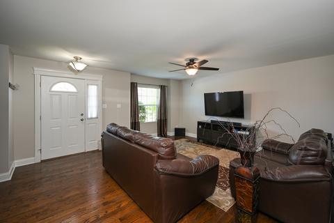 5410 Isabel Ct, Plainfield, IL 60586 photo 4