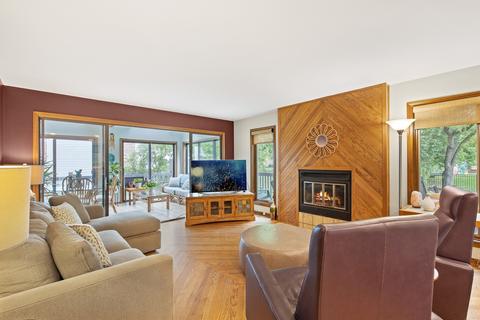 1902 Gladstone Dr, Wheaton, IL 60189 photo 10