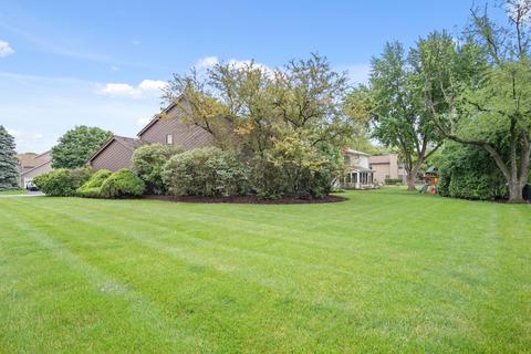 1902 Gladstone Dr, Wheaton, IL 60189 photo 3