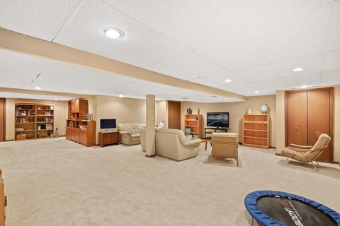 1902 Gladstone Dr, Wheaton, IL 60189 photo 22