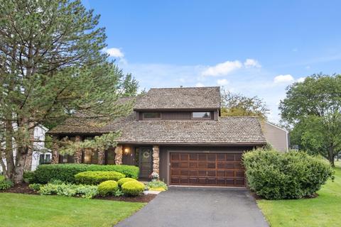 1902 Gladstone Dr, Wheaton, IL 60189 photo 1