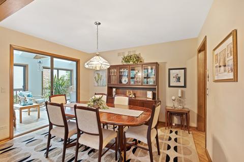 1902 Gladstone Dr, Wheaton, IL 60189 photo 8