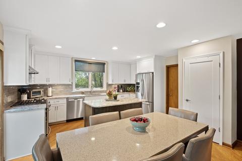 1902 Gladstone Dr, Wheaton, IL 60189 photo 14